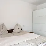 Maybach 4-zimmer - Groß, Hochwertig, Nah Düsseldorf Messe Apartment