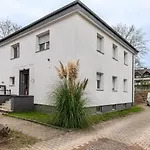 Apartment Maybach 4-zimmer - Groß, Hochwertig, Nah Düsseldorf Messe