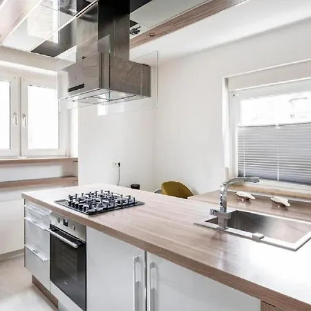 Apartmán Maybach - Modern & Spacious, Near Duesseldorf Messe, Free Private Parking