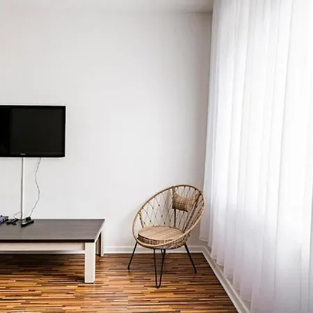 Apartmán Maybach - Modern & Spacious, Near Duesseldorf Messe, Free Private Parking