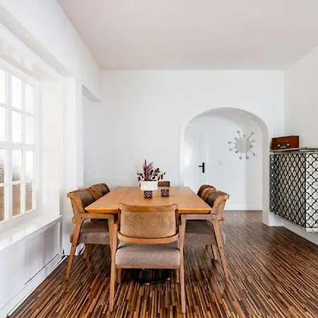 Maybach - Modern & Spacious, Near Duesseldorf Messe, Free Private Parking Krefeld