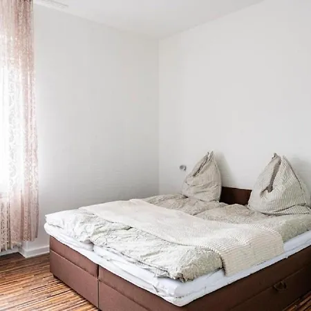 Apartmán Maybach - Modern & Spacious, Near Duesseldorf Messe, Free Private Parking *