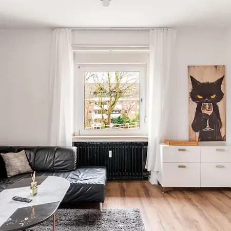 Maybach - Modern & Spacious, Near Duesseldorf Messe, Free Private Parking Krefeld