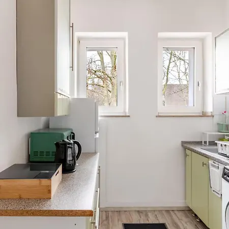 Maybach - Modern & Spacious, Near Duesseldorf Messe, Free Private Parking Appartement Krefeld