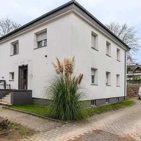 Appartement Maybach - Modern & Spacious, Near Duesseldorf Messe, Free Private Parking