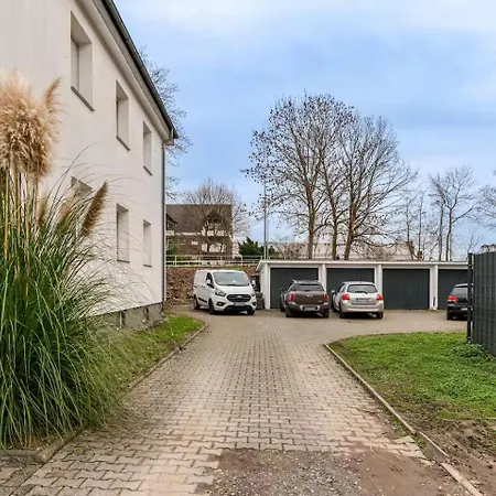 Maybach - Modern & Spacious, Near Duesseldorf Messe, Free Private Parking Appartement Krefeld