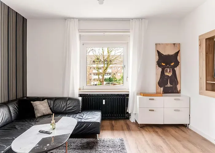 Maybach - Modern & Spacious, Near Duesseldorf Messe, Free Private Parking Krefeld