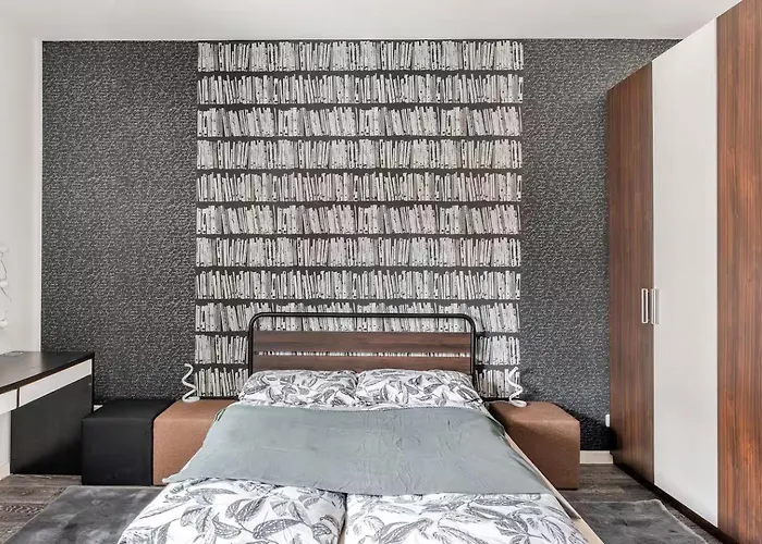 Maybach - Modern & Spacious, Near Duesseldorf Messe, Free Private Parking * Krefeld