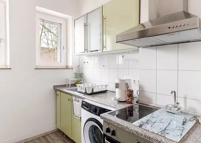 Daire Maybach - Modern & Spacious, Near Duesseldorf Messe, Free Private Parking *